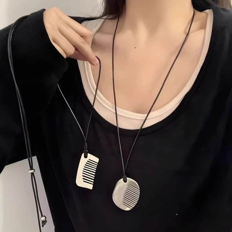 New Unique Cute Small Comb Pendant Long Necklace Female Adjustable Rope Chain Jewelry Gifts Neck Lanyard Fashion Accessories