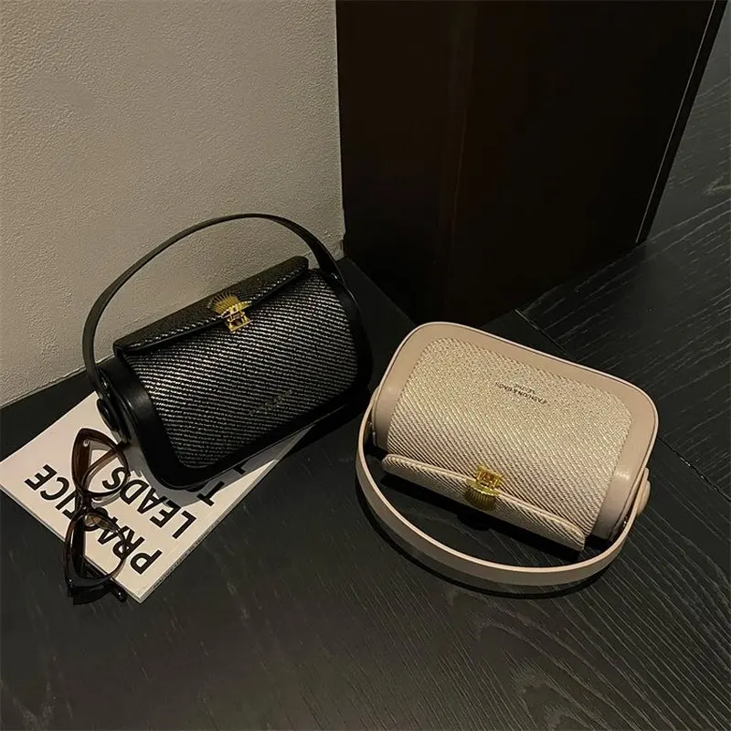Women's Shoulder Bag，Solid color printed flap wallet，Stylish and elegant crossbody bag，Suitable for Daily Use