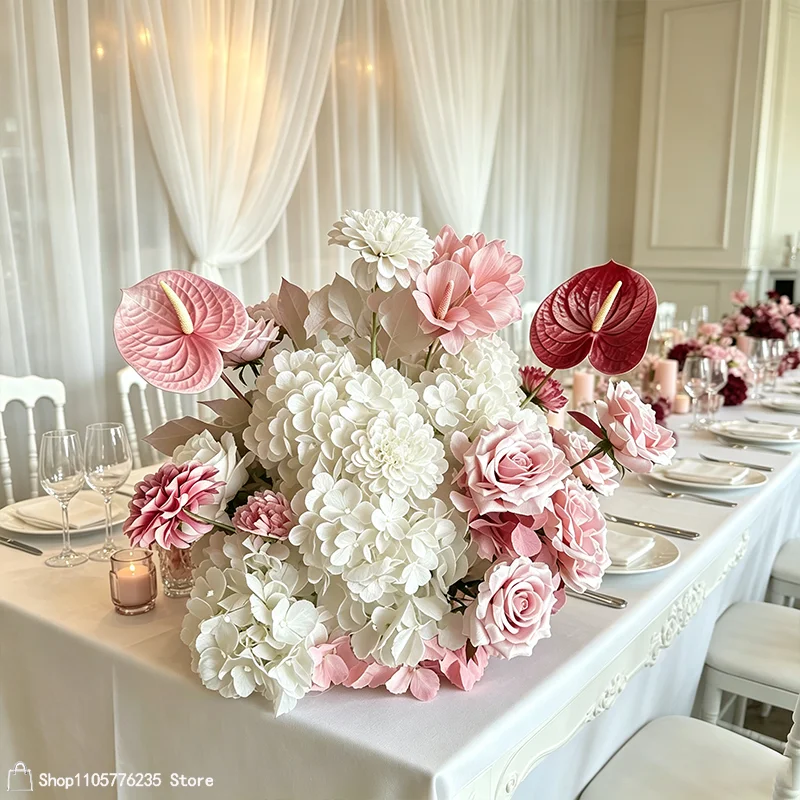 Künstliche Rosen-Hortensien-Anthurien Luxuriöses Blumenarrangement in Burgunderrot und Rosa für Hochzeitstisch, Bankett, Event und Partydekoration – Detail 4