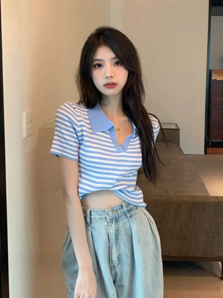 Winter New Knitted Stripe irt V-Ne ort Sle Women's Faionable Korean Version Small Size Trendy Casual Wear