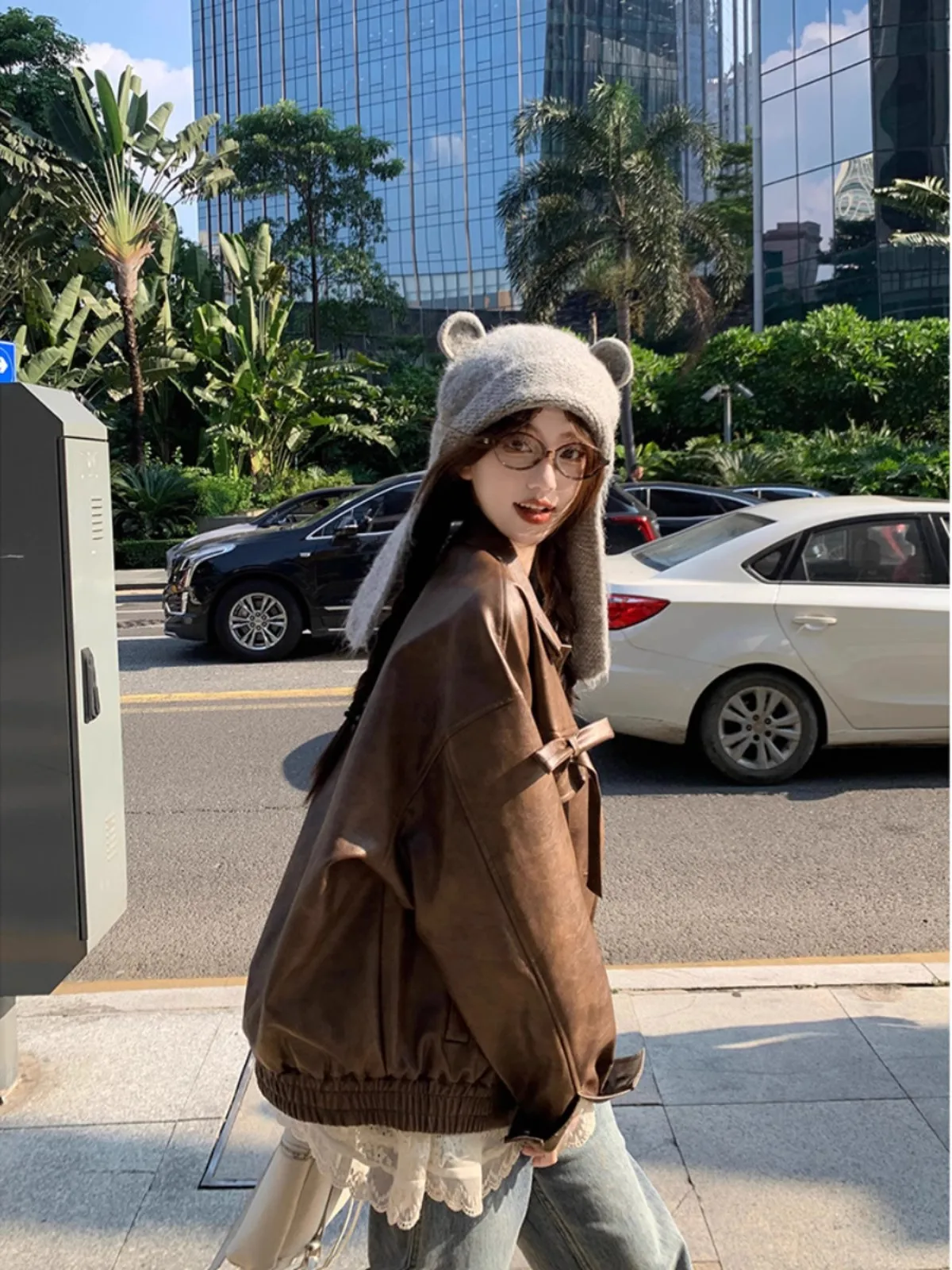 

Женская кожаная куртка-косуха в американском ретро-стиле с воротником-бантом и длинными рукавами, свободного кроя, для ранней осени