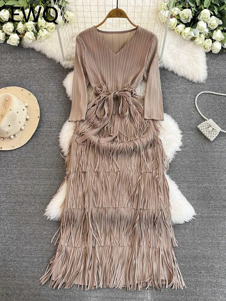 EWQ Fashion Pleated Tassels Dress For Women Vintage Solid Color V-neck Lace-up Casual Loose Dresses New Clothing 2024 27C547