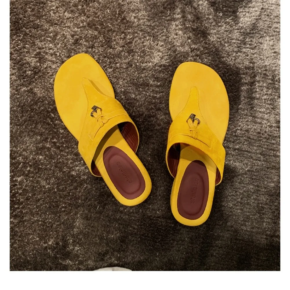 موضة مشبك معدني شرابة تو كليب النعال النساء الصنادل الصيف نعال مسطحة ارتداء خارج أحذية الشاطئ عادية الإناث