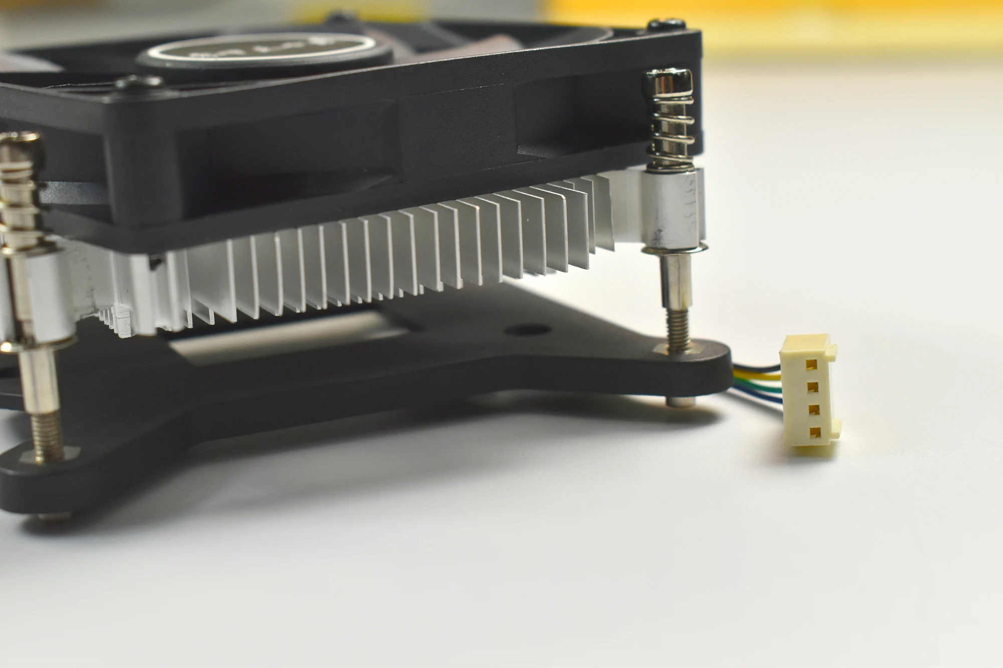 Ventilador de refrigeración de CPU con 4 pines 12V Mini ventilador de refrigeración de PC para Intel LGA 1155 1156 1151 1150 (i3 i5)