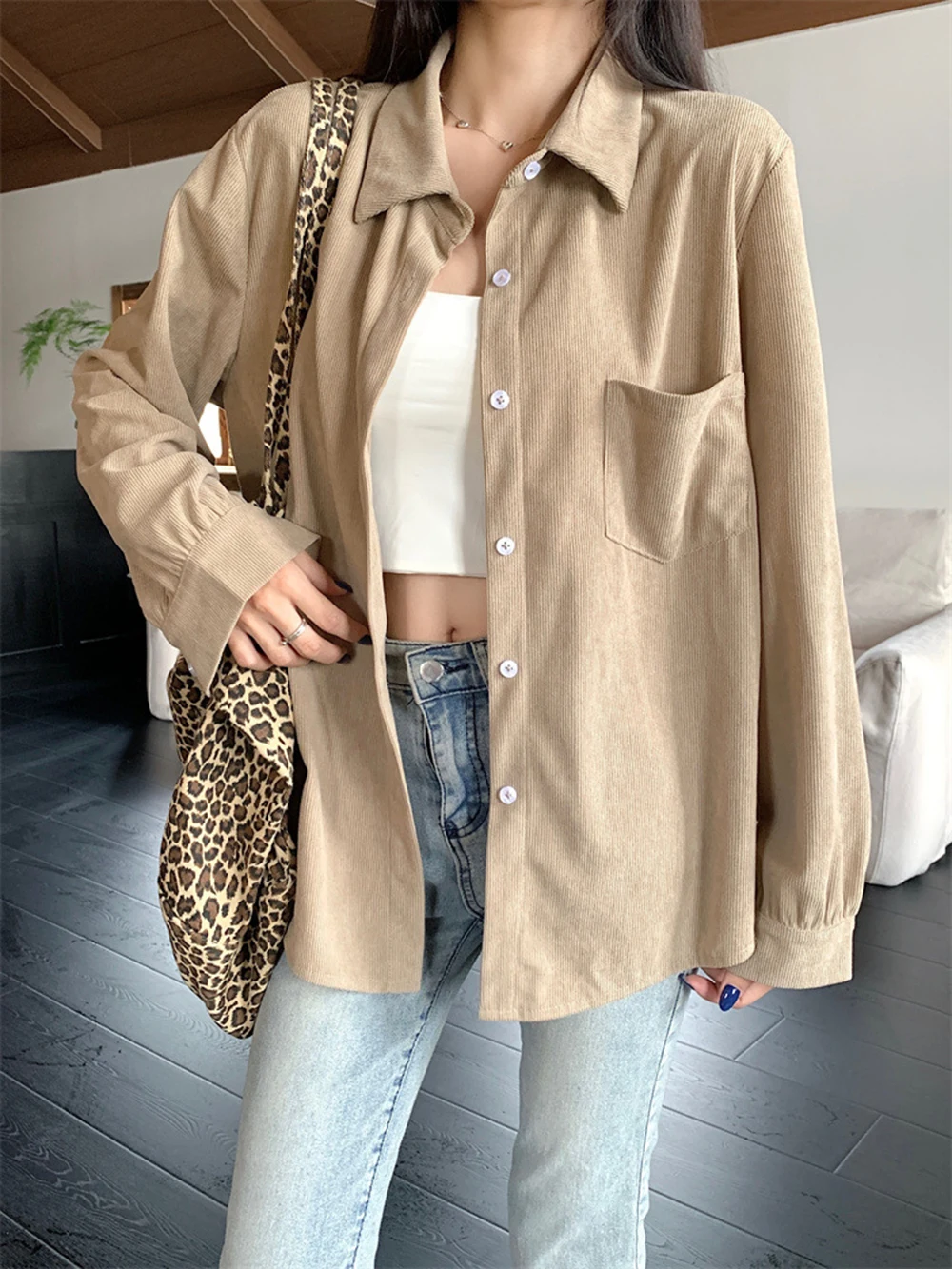 레트로 코듀로이 셔츠 재킷 여성용 가을 겨울 레이어드 룩 중간 길이 루즈 캐주얼 다용도 가디건 여성 상의
