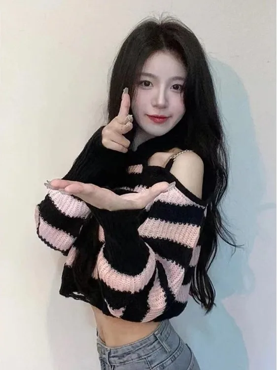 

Spring 2026 Pure Desire Spicy Girl Chain Strap oulder Bared Pink Knitted ort Top Striped Long Sve Sweater Korean Sle