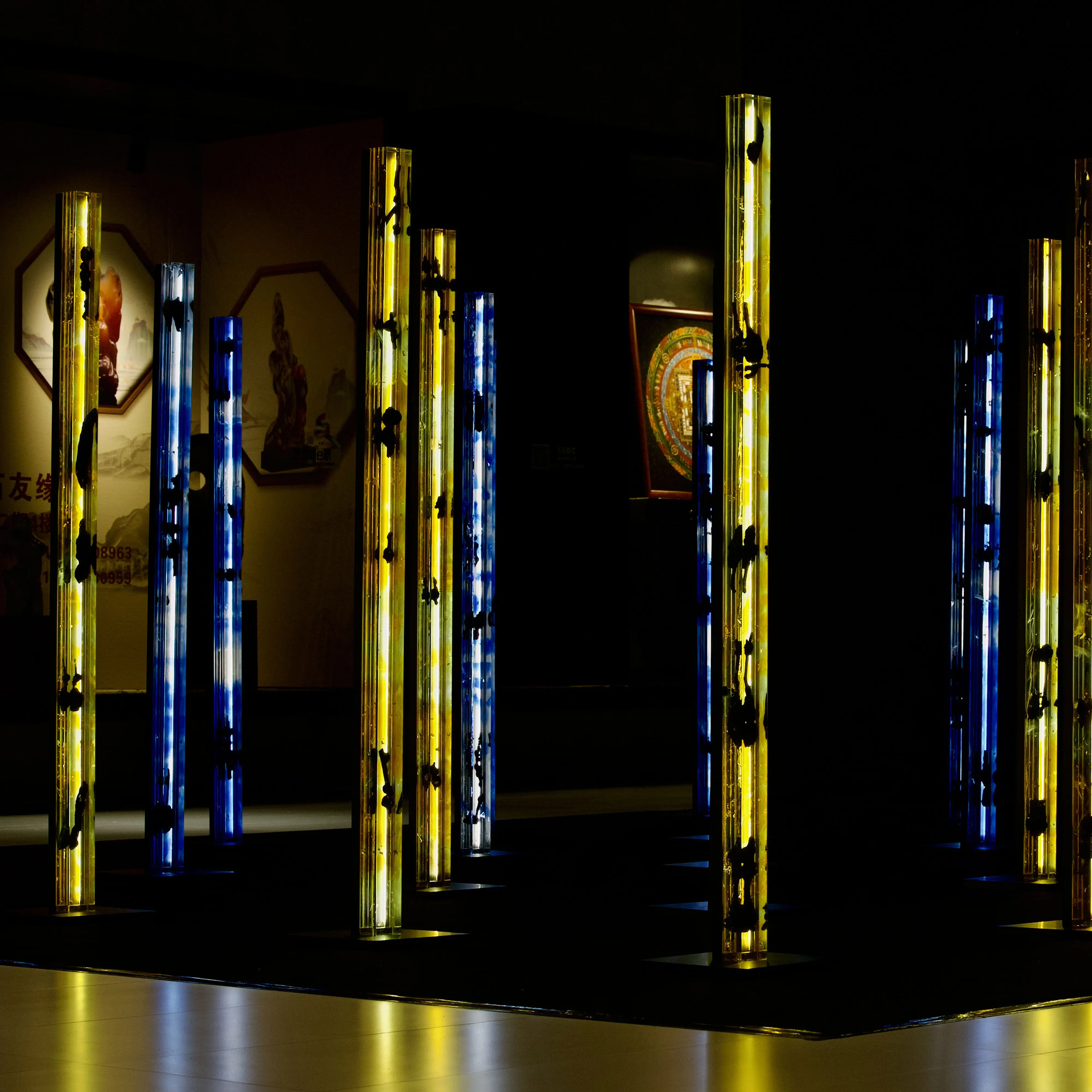 Crystal Light Emitting Diode Transparent Display Post Bar