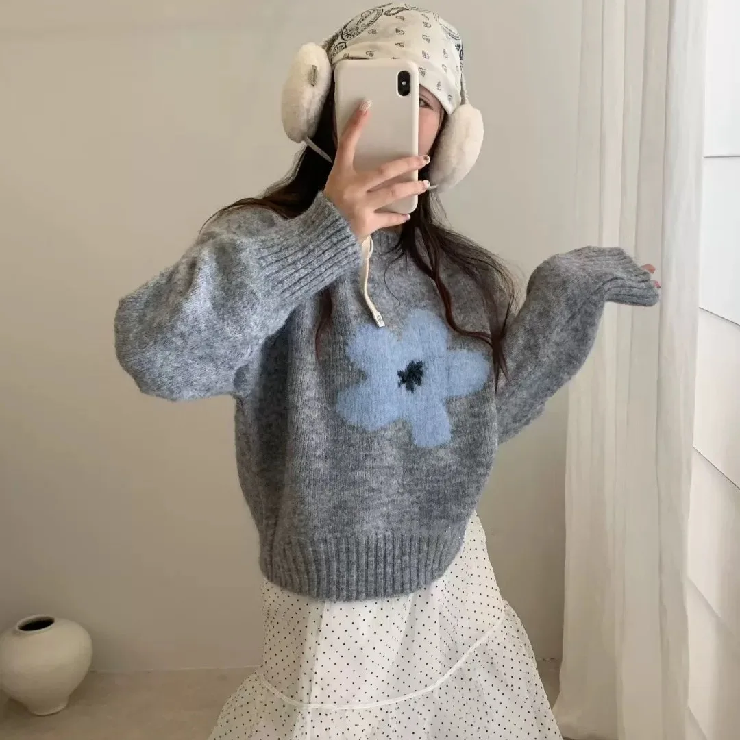 เสื้อไหมพรมสั้นแฟชั่น ฤดูใบไม้ร่วง ฤดูหนาว เสื้อคลุมไหมพรมลายดอกไม้สำหรับผู้หญิง เสื้อไหมพรมหลวมแบบสวมหัว เสื้อไหมพรมอเนกประสงค์