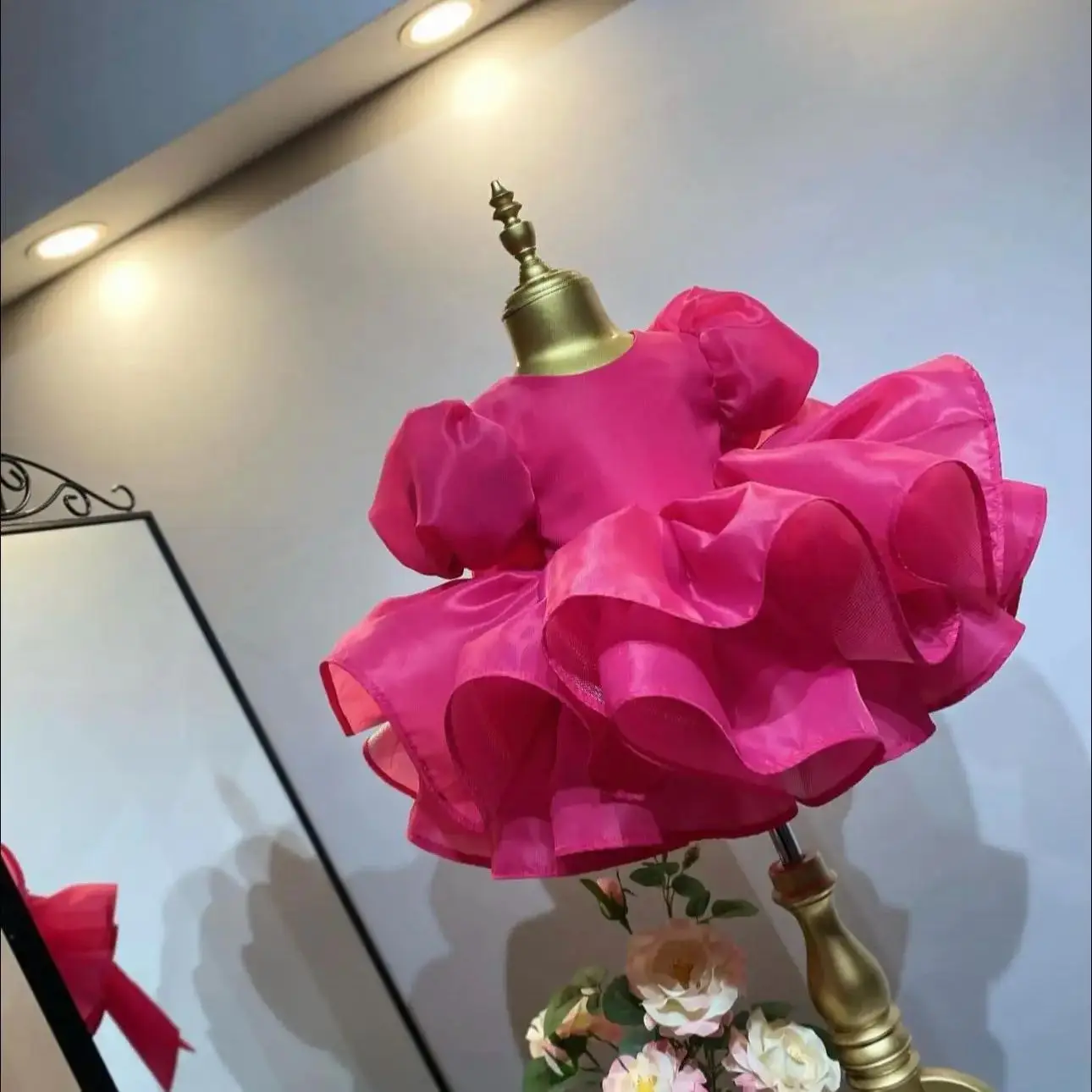 Abiti da festa di compleanno per ragazze principessa rosa caldo Abiti da ragazza di fiori con fiocco grande sul retro Abito da spettacolo per ragazza con lettiera Quinceanera personalizzato