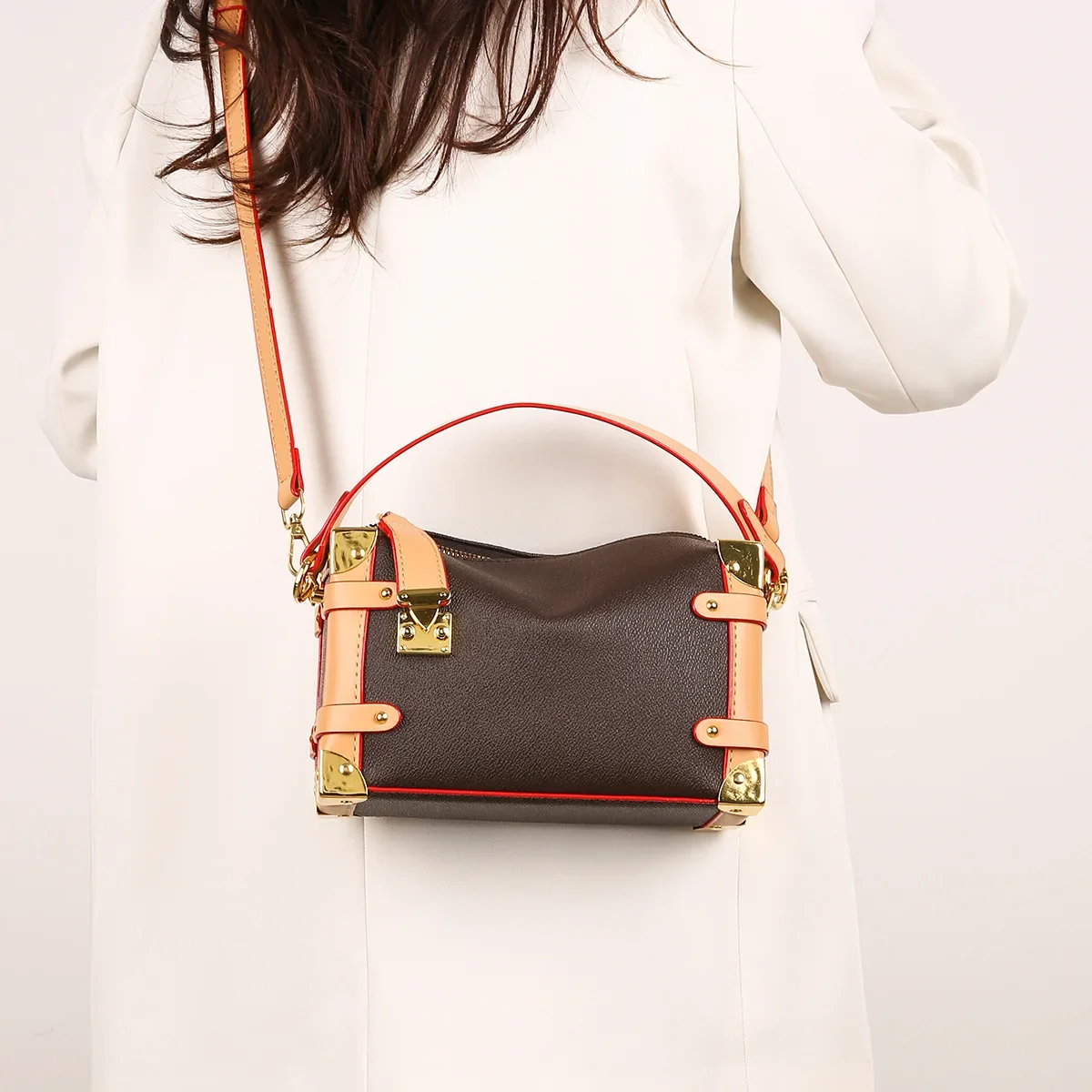 

2026 French Light Luxury Box-Style Women's Crossbody Bag, Vintage High-End Sense Fashion Handbag