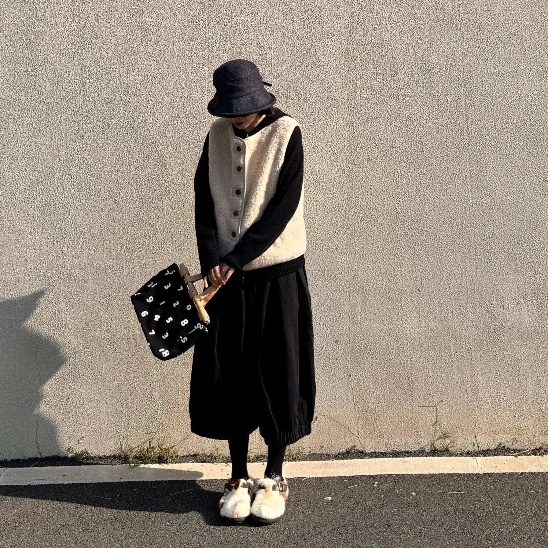 

Уютный шерстяной жилет для женщин, универсальный осенне-зимний шерстяной жакет с круглым вырезом и одной пуговицей, из чистой шерсти.