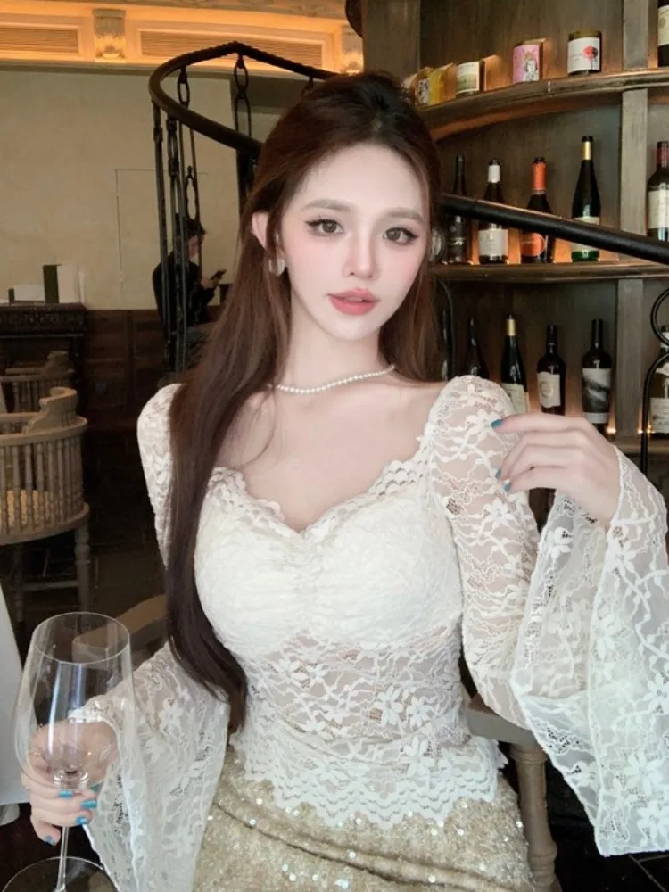 

Elegant Lace Shirt Women's Slim Fit V-Neck Bell Sleeve Waist-Cinching Zipper Design Autumn Fashionable Top Pure Desirable