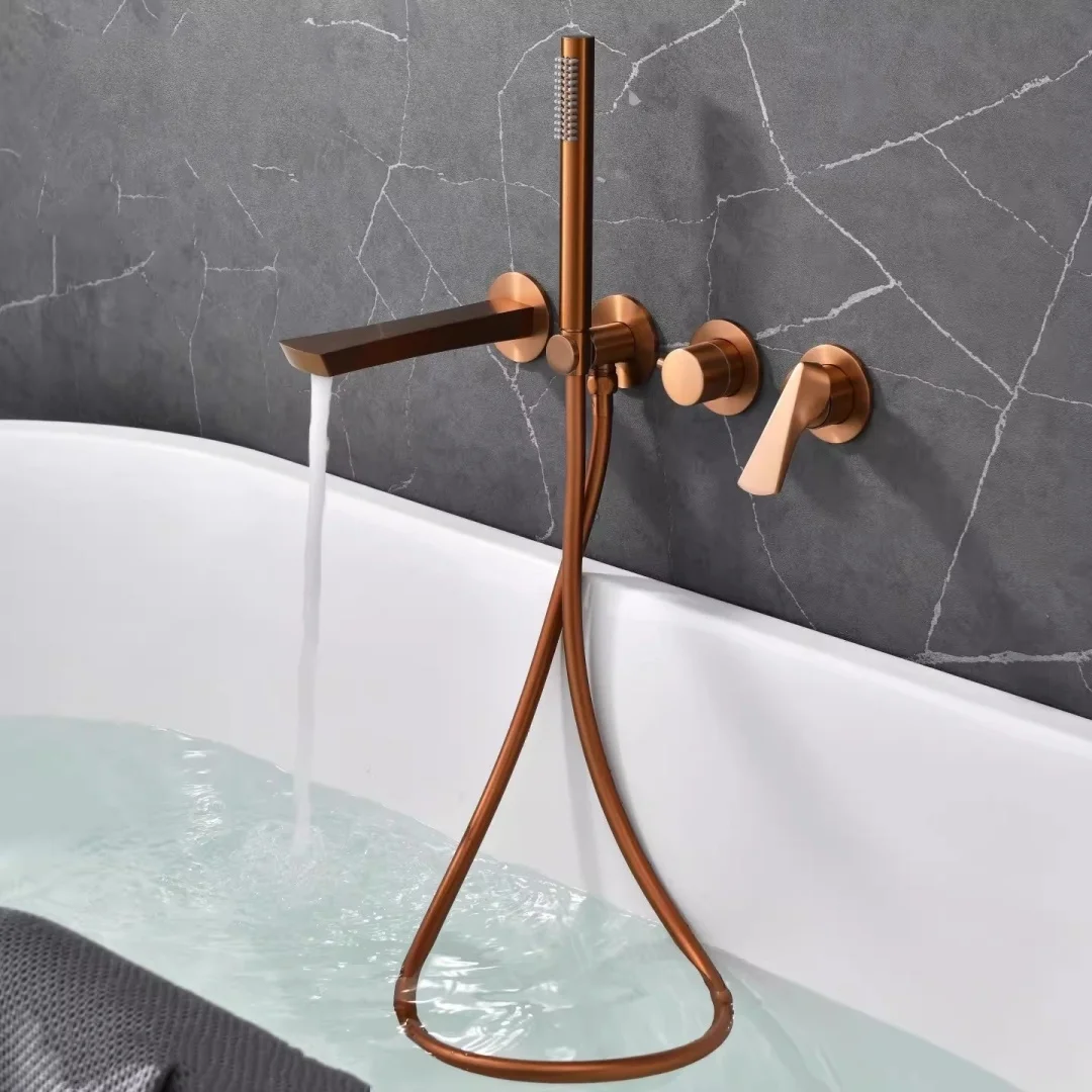 

Смеситель для ванны и душа из матовой латуни цвета розового золота с ручной лейкой, широкий комплект для установки на бортик ванны
