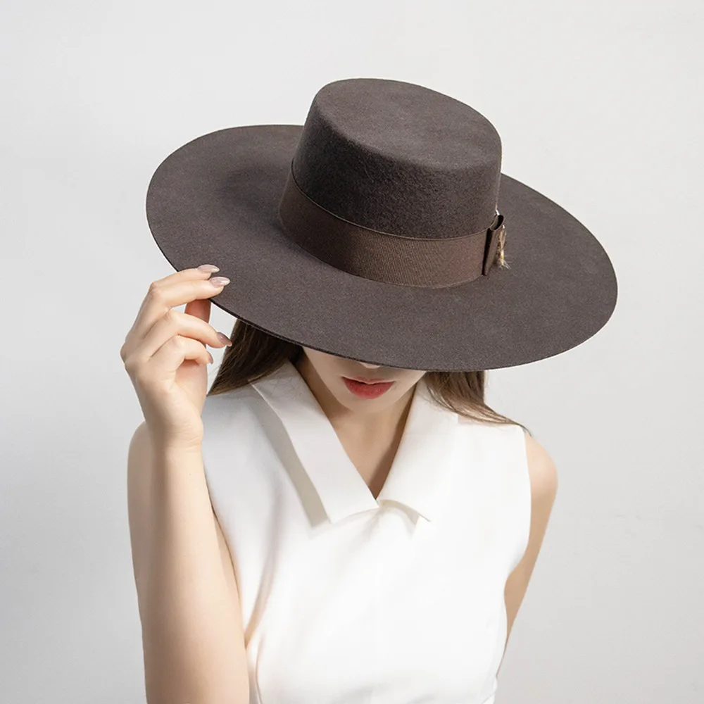 Fashion British Retro Ribbon Bow Feather Wide Brim Flat Top Wool Fedora Hat Concave Shape Felt Hat Trendy