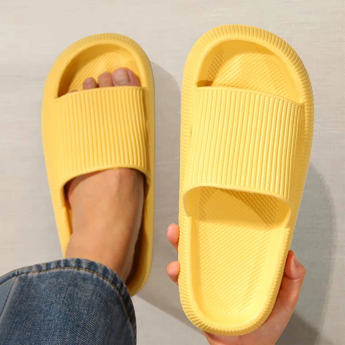 Eva's Simple Herren-Hausschuhe für Herren, Größe 45, Poop-Hausschuhe. Tragen Sie im Sommer eine rutschfeste Schuhe mit weicher Sohle. Und Damenhausschuhe
