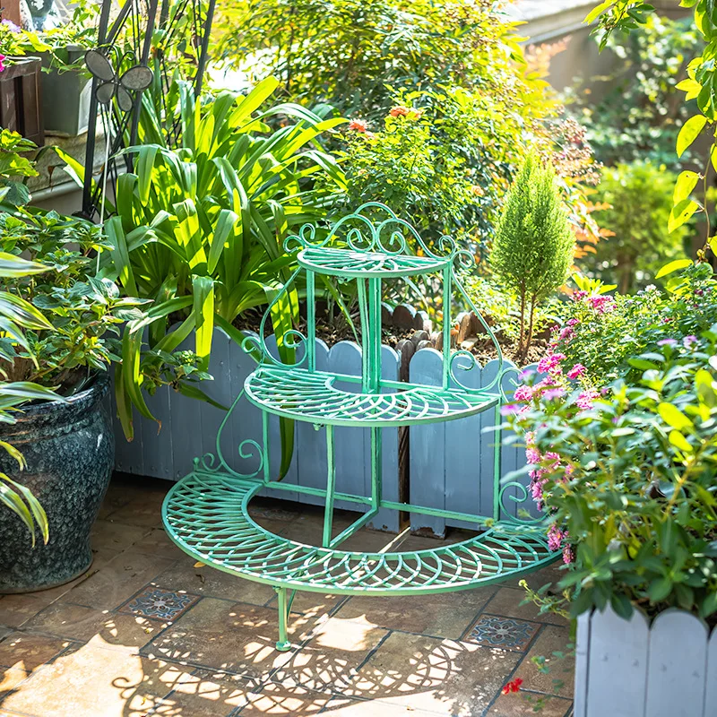 

The new flowerpot climbing bracket floor-standing courtyard balcony decoration shelf made of old wrought iron flower rack.