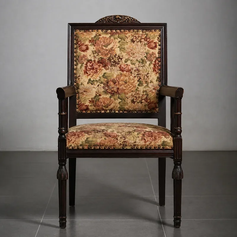 American Retro Solid Wood Dining Chair with Armrests Vintage Hotel Studio Leisure Single Book Makeup Chair for Home Decor