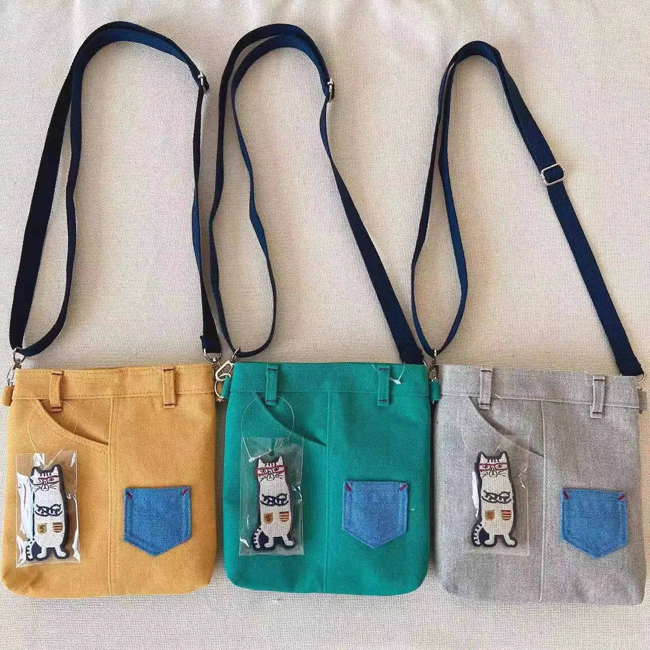 

Kusuguru Embroidered Pin Canvas Crossbody Bag Single oulder Bag Mobile Phone op Casual Youth Pure Color Bag