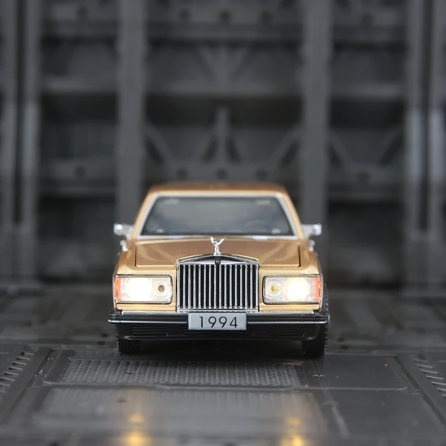 1:32 Simulação Rolls Royce Pingente de modelo de carro em liga de pico prateado, portas e tampa do motor, porta-malas pode abrir, som e luz