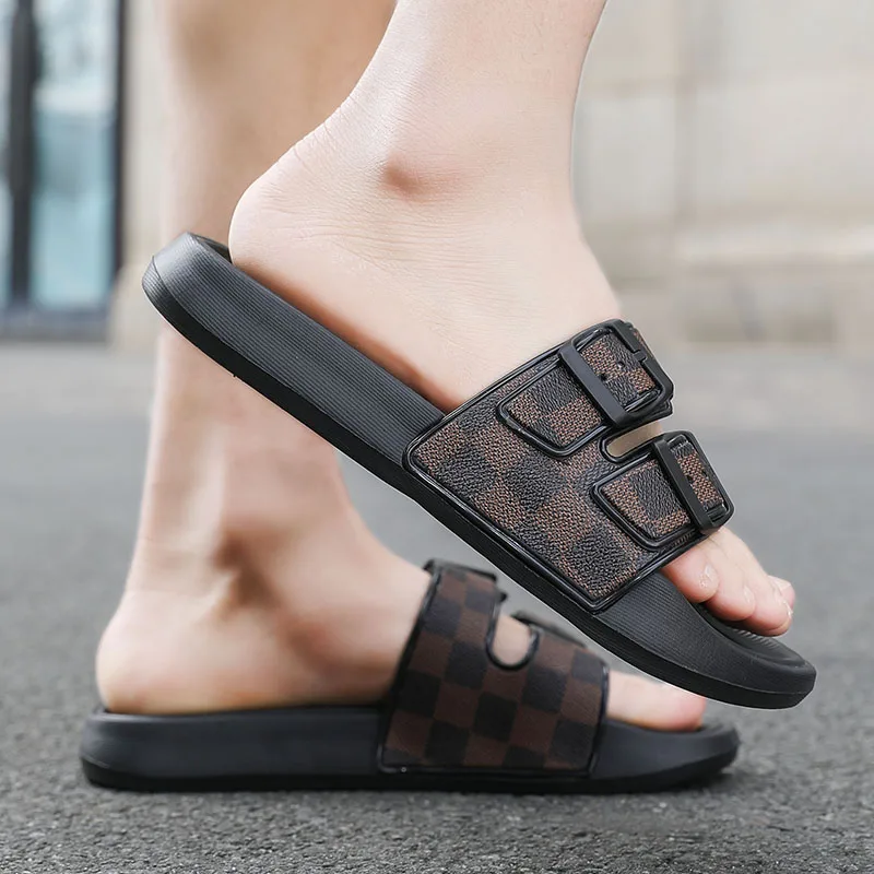 A Pair of Simple and Wear-Resistant Summer Slippers, Fashionable, Versatile and Comfortable Beach Shoes, Outdoor Sports Shoes for Men