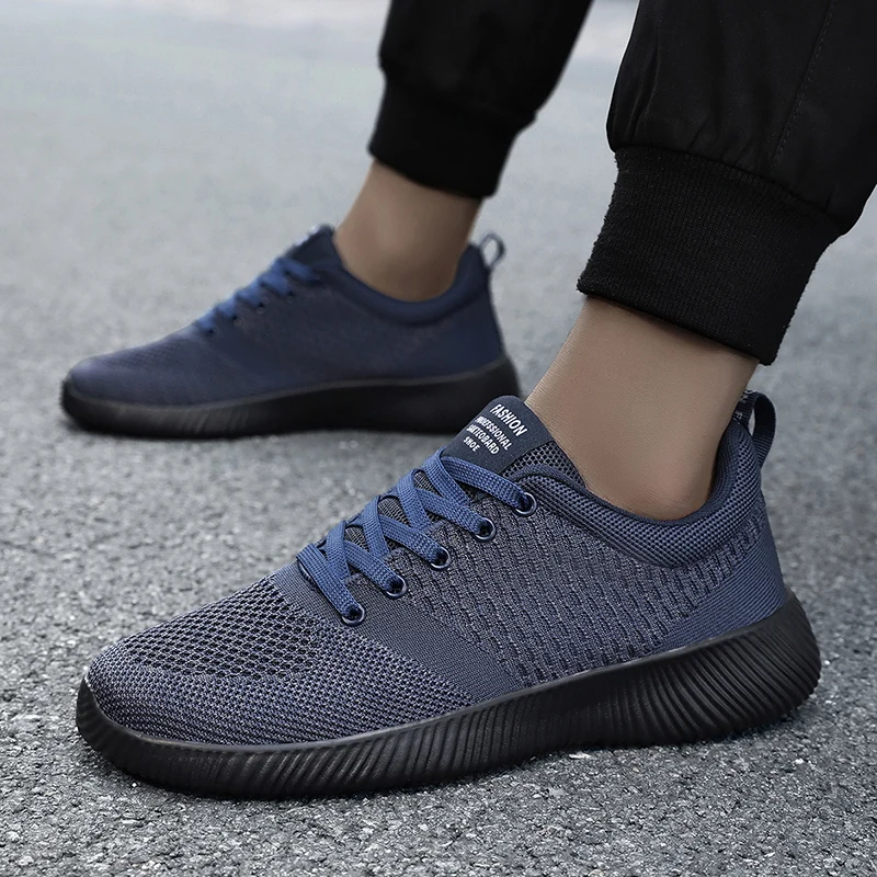 Lightweight Men\'s Running Shoes Breathable Male Sports Shoes Anti-slip Soft Men Sneakers Outdoor Casual Sneakers EVA Sole 39-47