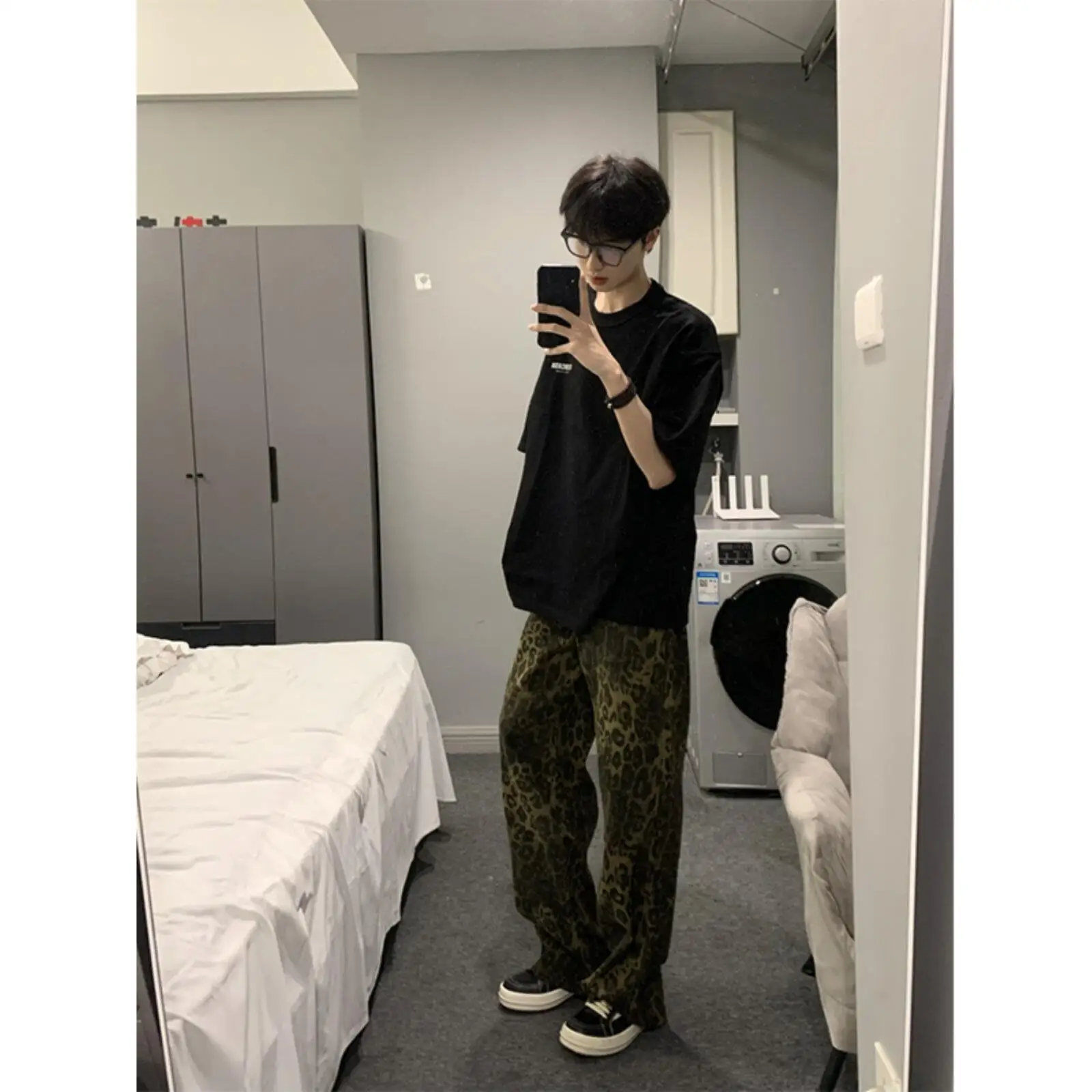 

Men's Autumn Winter Vintage Leopard Print Jeans Faion High Street Straight Leg Pants Cool And Slightly Flared Low Waist