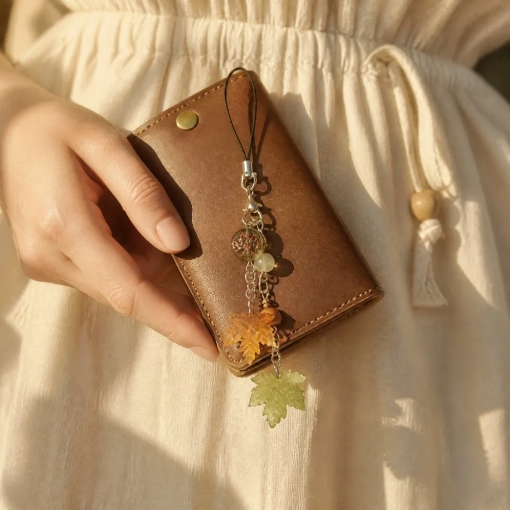 Camera Keychain Autumn Maple Leaf Maple Leaf Keychain Simple Versatile Mobile Pendant Personalized Resin Bag Charms Gift