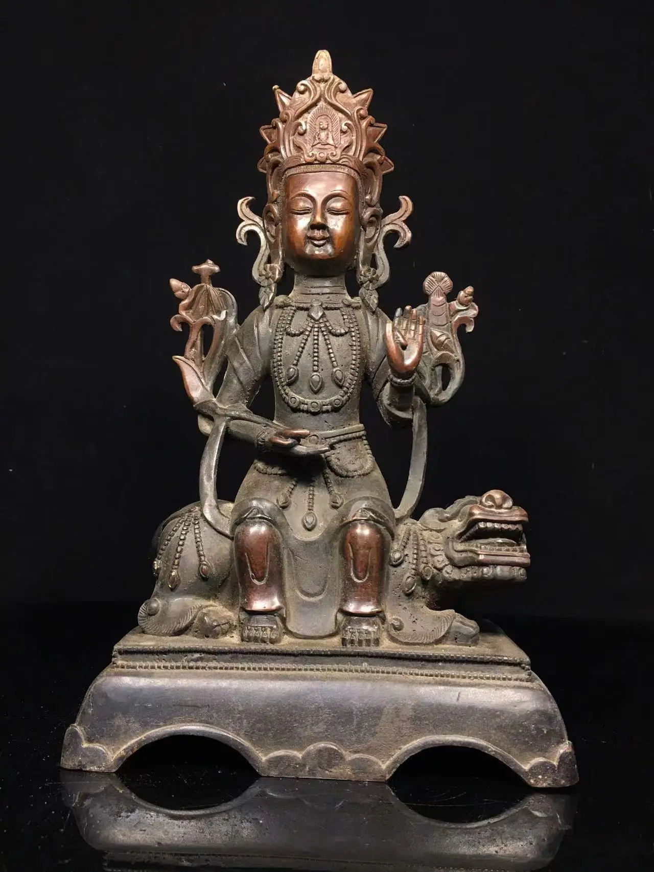 Antique Chinese copper hand-mand sitting lion Guan yin Buddha statue,Handicrafts, best collection&adornment, Free shipping