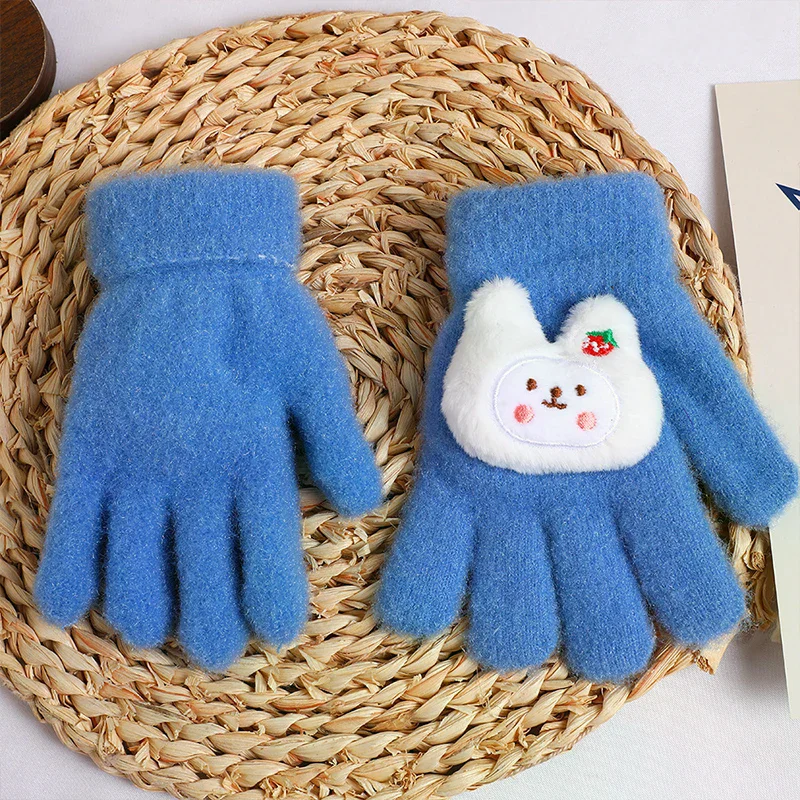 

2025 детские вязаные перчатки на осень и зиму с милым мультяшным клубничным кроликом и пятью пальцами, теплые уличные перчатки, Рождественский подарок