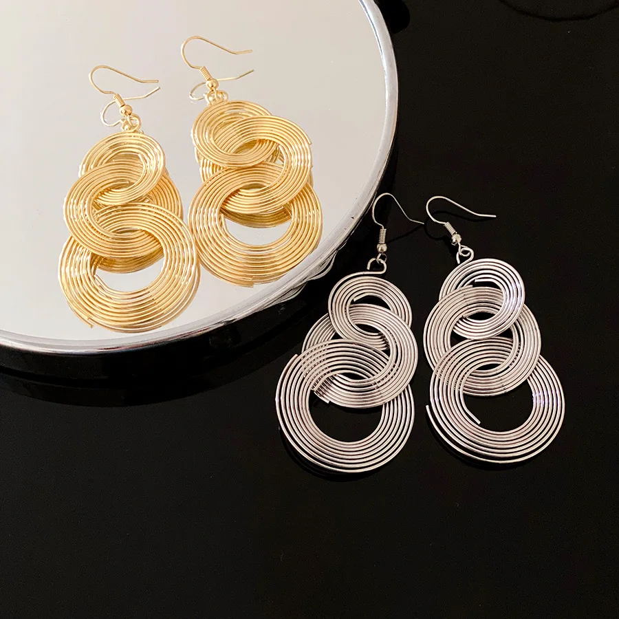 Statement Gold Color Multi-round Drop Earrings for Women Hollow Out Long Hanging Tassel Ear Hooks Punk Metal Fashion Jewelry M1