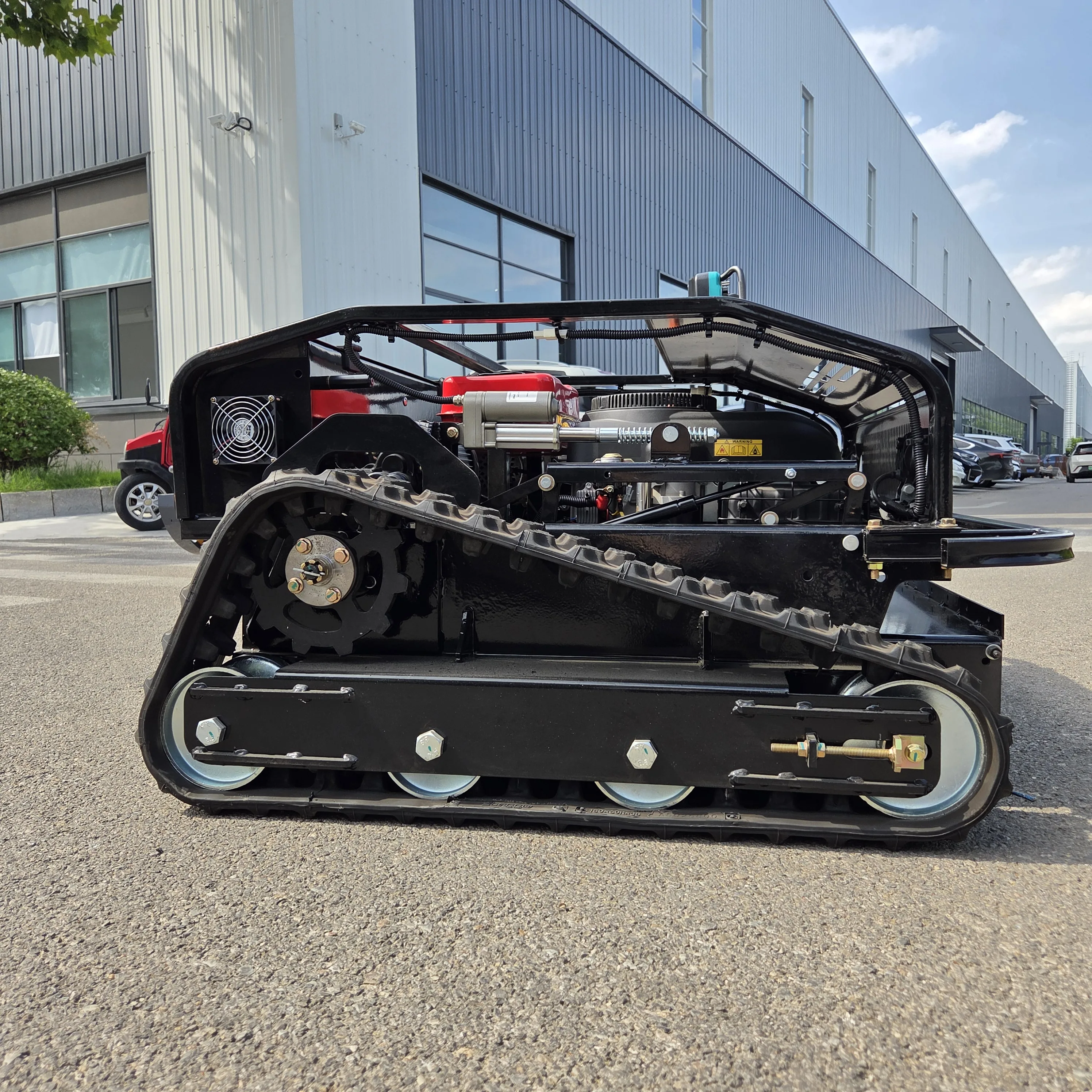 Новая модернизированная модель со встроенным масляным насосом, поддерживает 60. °   наклон, высокая мощность, вездеходный интеллектуальный пульт дистанционного управления газонокосилка