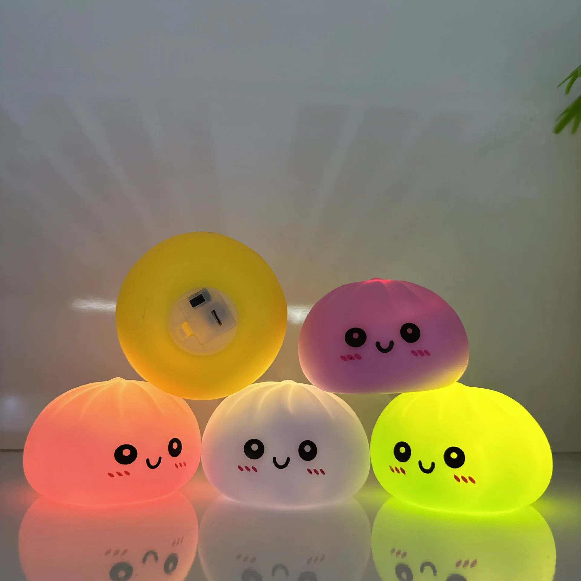 

Simulation Dumpling Squishy Night Light Soft Light-up Bubble Spitting Bun Birthday Gift Colorful Dumping Toy Squishy Gifts