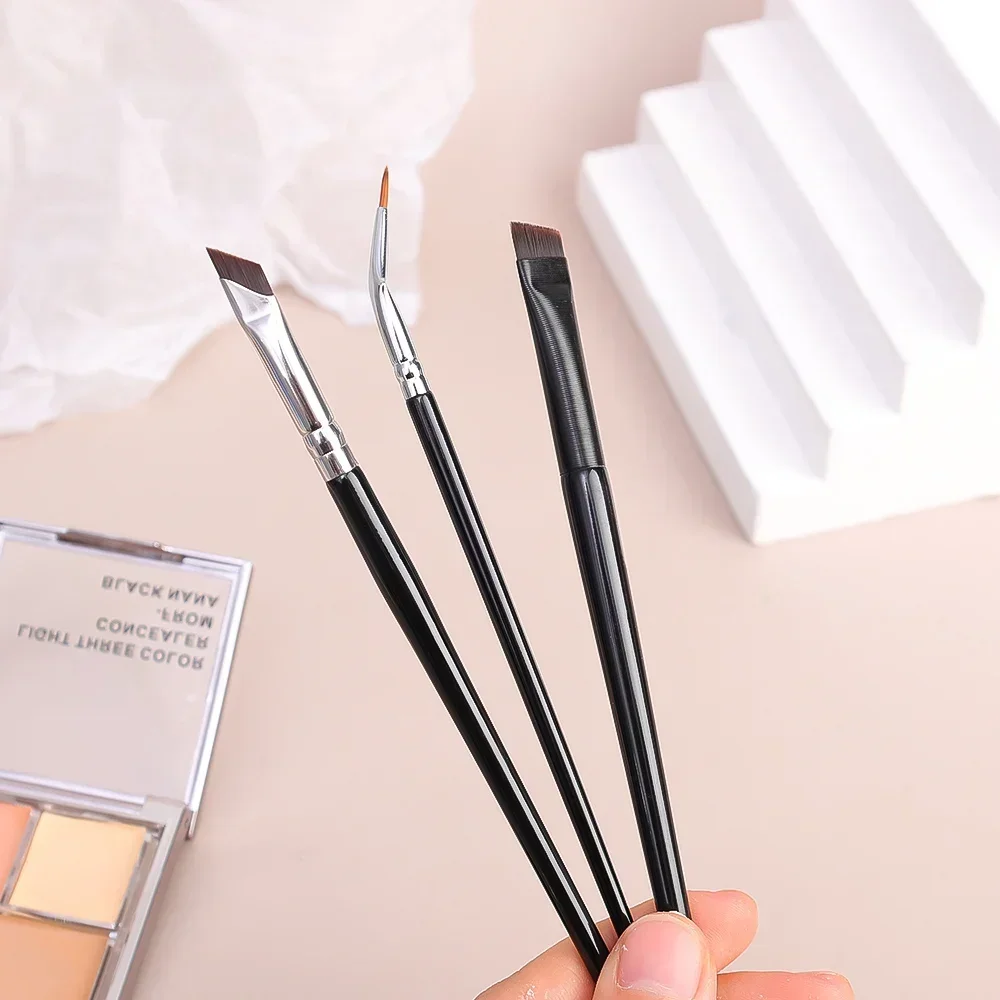 Pennello per Eyeliner a lama portatile pennello per sopracciglia piatto ad angolo Fine Ultra sottile sotto l'occhio pennello per trucco pennello per dettagli precisi