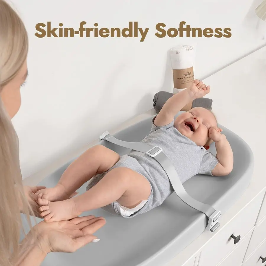 وسادة تغيير حفاضات الأطفال قابلة للمسح مع حزام أمان قابل للإزالة، سهلة التنظيف ومضادة للانزلاق ومقاومة للماء، وسادة تغيير لخزانة الملابس والسرير