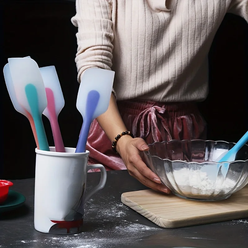 1High-quality silicone in assorted colors-Non-Stick、Heat-resistant kitchenware，Used for cooking、Baking and cooking utensils