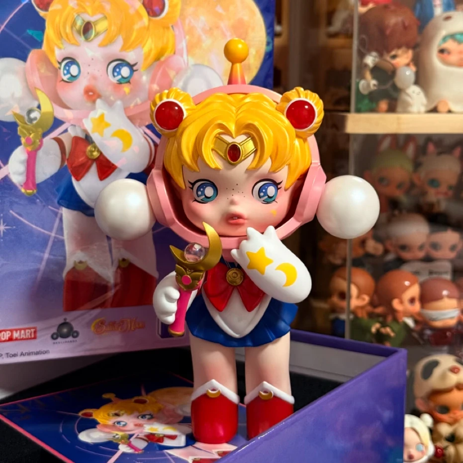 PopMart Edición limitada genuina SKULLPANDA X CROCS OOTD serie Kawaii Sailor Moon figura de acción sorpresa caja misteriosa muñecas niña
