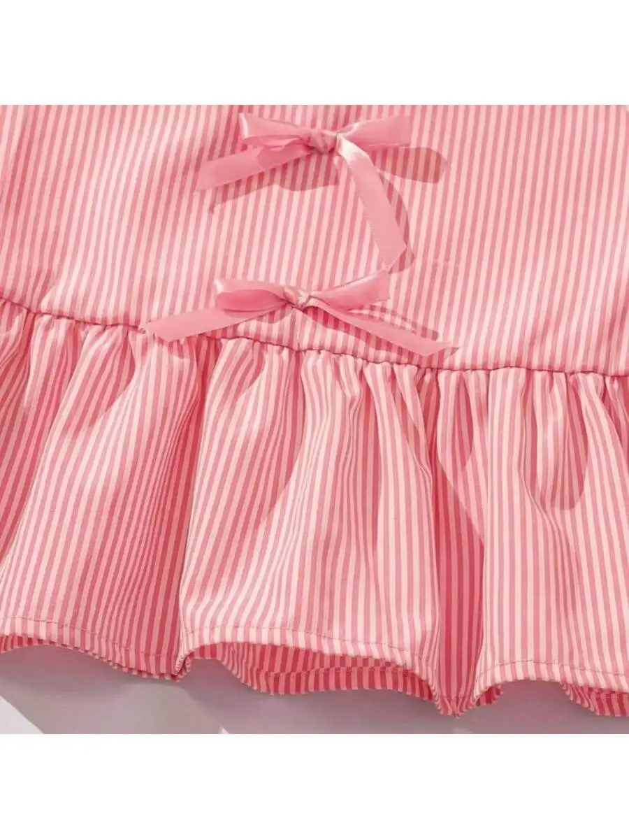 Modisches zweiteiliges Set für Mädchen: rosa-weiß gestreifter Rundhalspullover mit Schnürung, Schleife und Rüschenrand + rosa gestreifte Schmetterlings-Shorts. – Detail 24