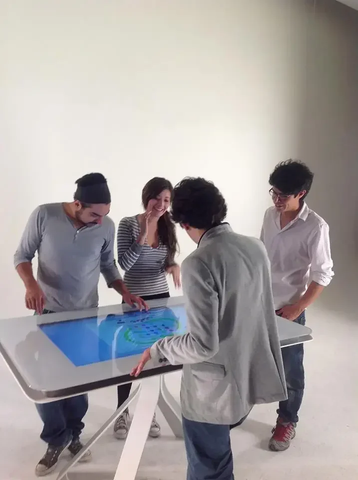 NOVO em estoque folha multitáctil interativa de 43 polegadas para janela de toque ou mesa de toque