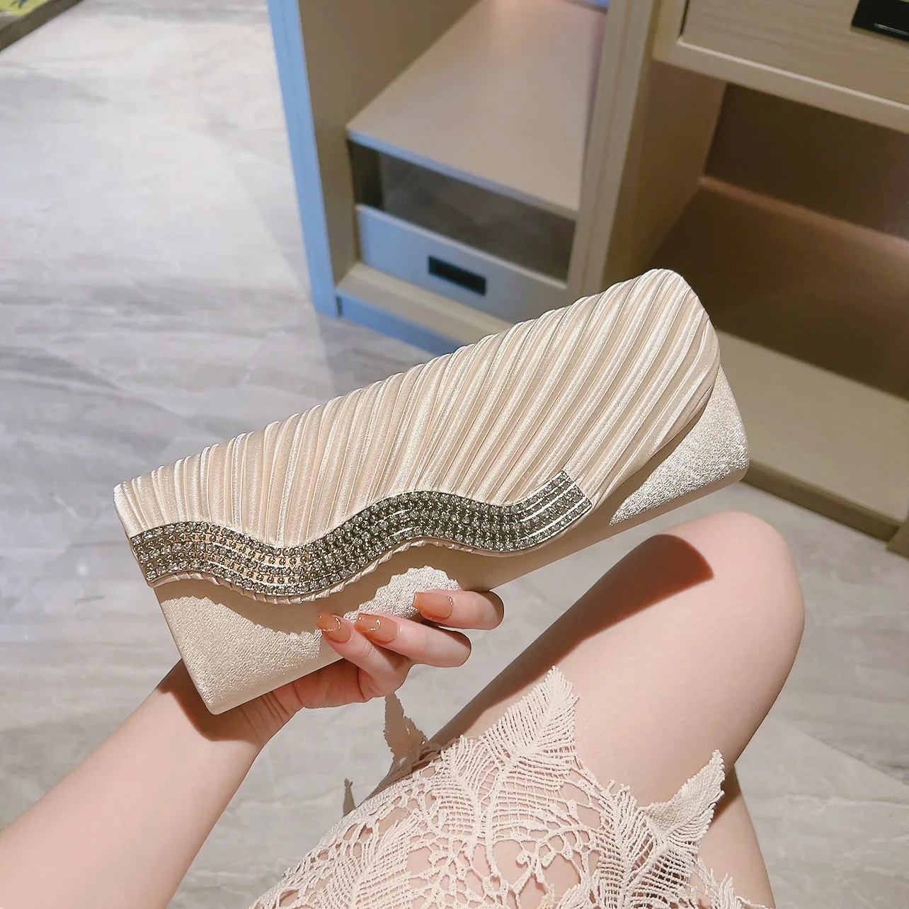 

Ele Evening Clutch Bag Faionable Envelope Handbag for High-end Lady's Handbag Princ KTV Bag Diamond Embell...