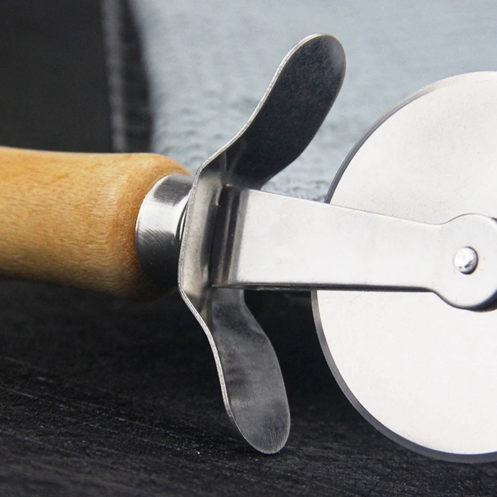 

17x6cm Stainless Steel Handheld Pastry Wooden Pizza Slicer Wheel Roller Dough Cookie Crimper Gadgets Kitchen Tool