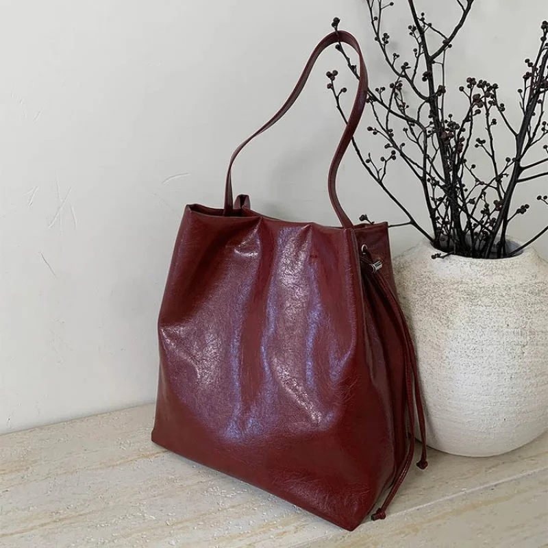 

Luxury Women's Crossbody-Bag Made Of Premium Leather Featuring Elegant Trendy Spacious Soft Daily Modern Look​