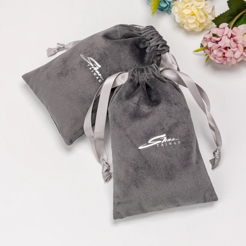 20 personal isierte Logo benutzer definierte Schmuck Verpackung Beutel drucken Kordel zug Taschen schicke Hochzeit Gunst Taschen Premium grau Samt Kosmetik