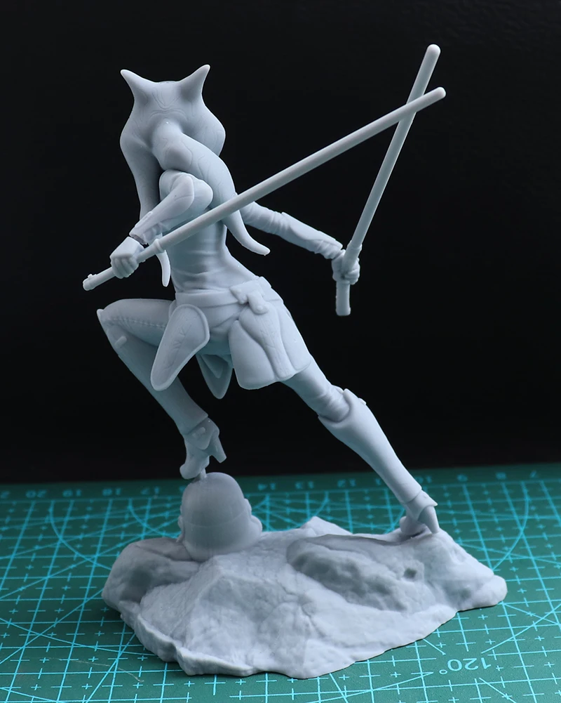 1/18 10mm 1/24 75mm Resin Model space girl Warrior Figure Unpainted Unassembled RW-271