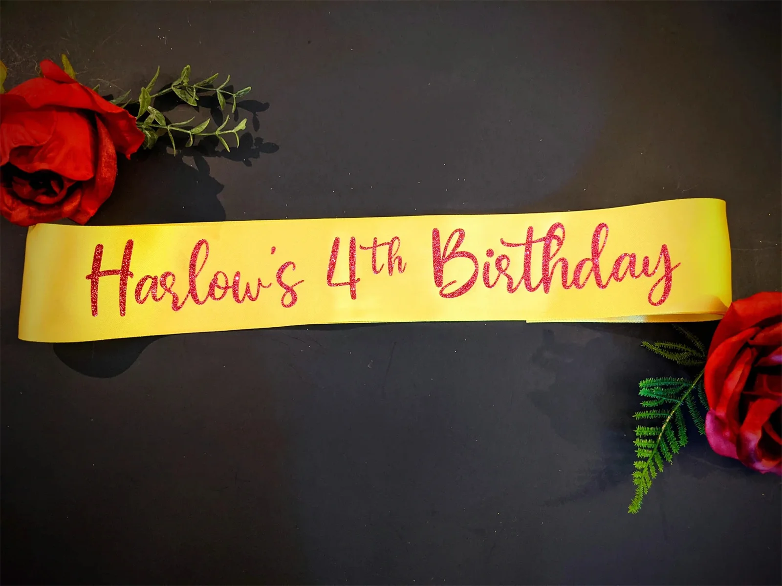 وشاح عيد ميلاد للأطفال إلى الأطفال الصغار. الزنانير. هدية عيد ميلاد، جميع الأعمار، فتاة عيد ميلاد، مقولةك هنا. وشاح الطفل. عيد ميلاد الأول #1