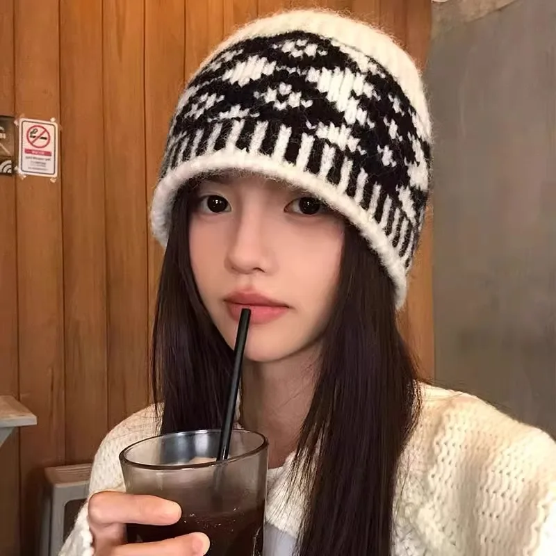 2025New Women's Knitted Cap Wool Mixed Retro Wool Hat For Keeping Warm Big Head Sized Cold Proof Hat For Male Head