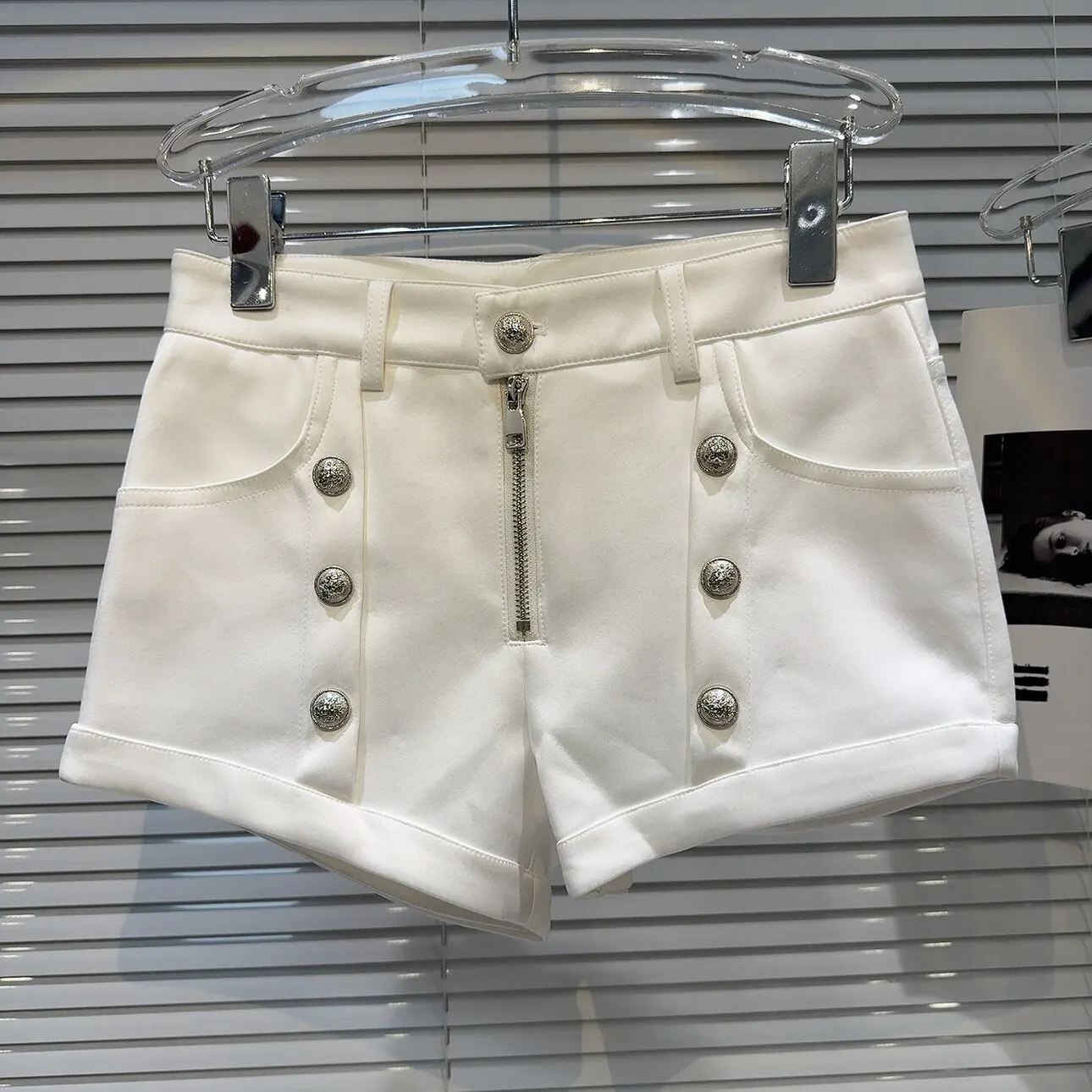 Fashion Spring Autumn Double Row Metal Buckle Shorts Female High Waist Solid Loose Zipper Button Shorts for Women