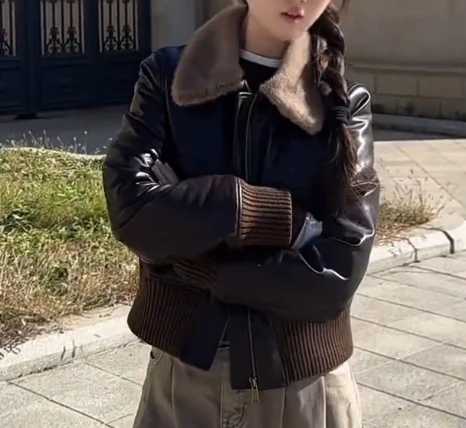 クールな女性用レザージャケット、シープスキン、ルーズダウンコート、ファー襟、スリムフィット、冬の新作、n Fur製