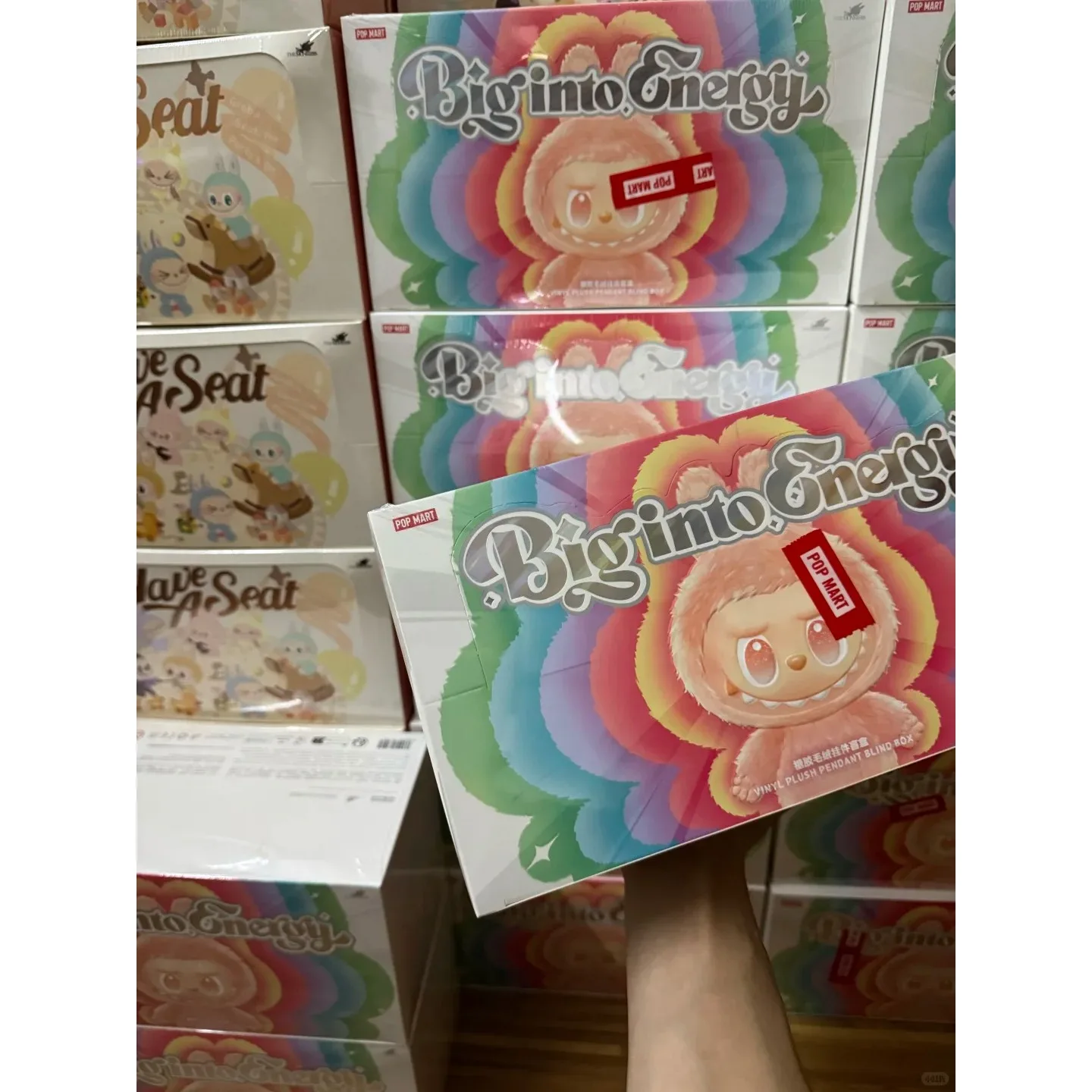 

POPMART LABUBU THE MONSTERS 1.0 Захватывающий макарон 2.0 Have A Seat 3.0 Big Into Energy Series Слепая коробка Рождественский подарок 24-часовая доставка