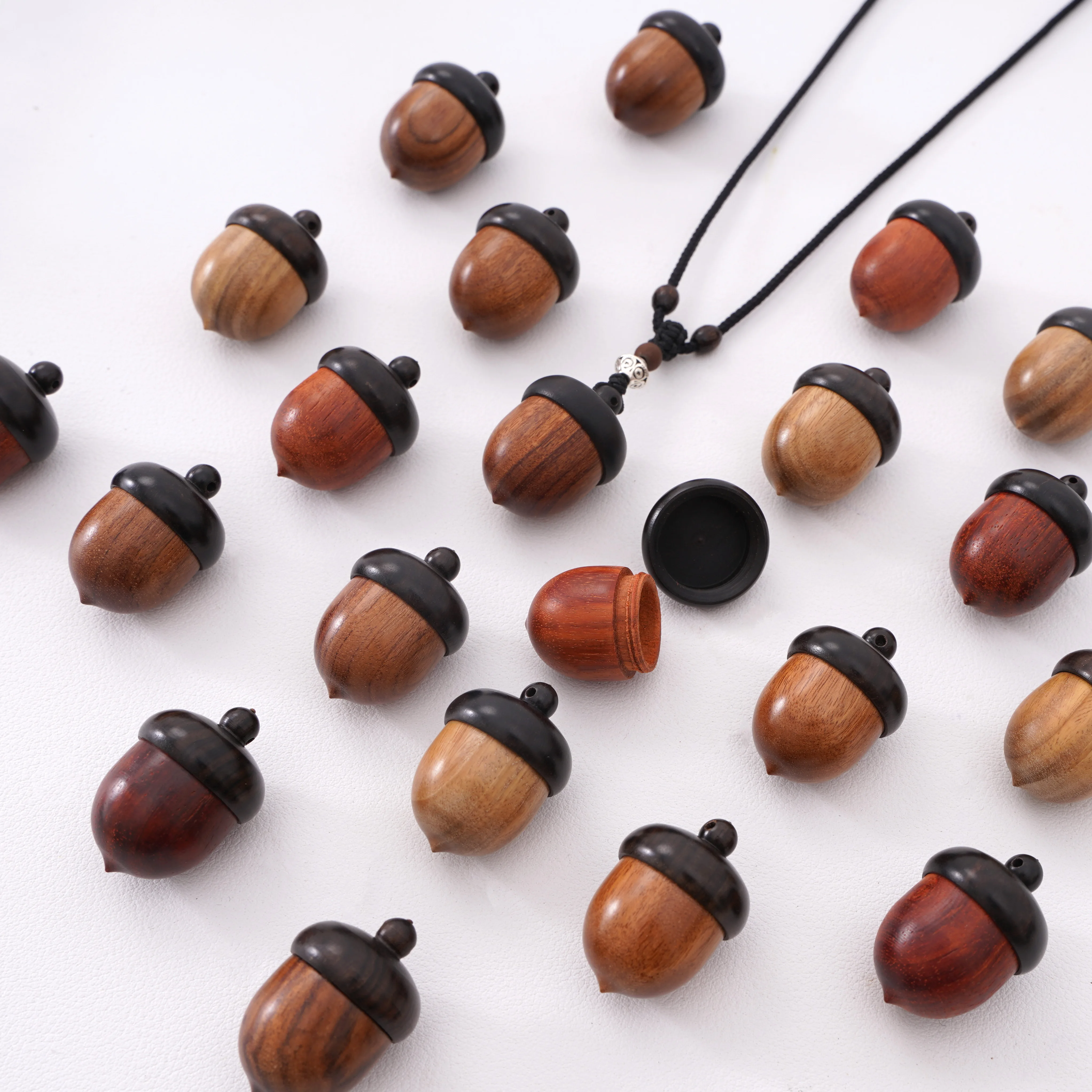 Collar de bellota de ébano, colgante artesanal, expansor de fragancia, joyería espiritual, llavero colgante de bellota vintage de madera para mujeres y niñas