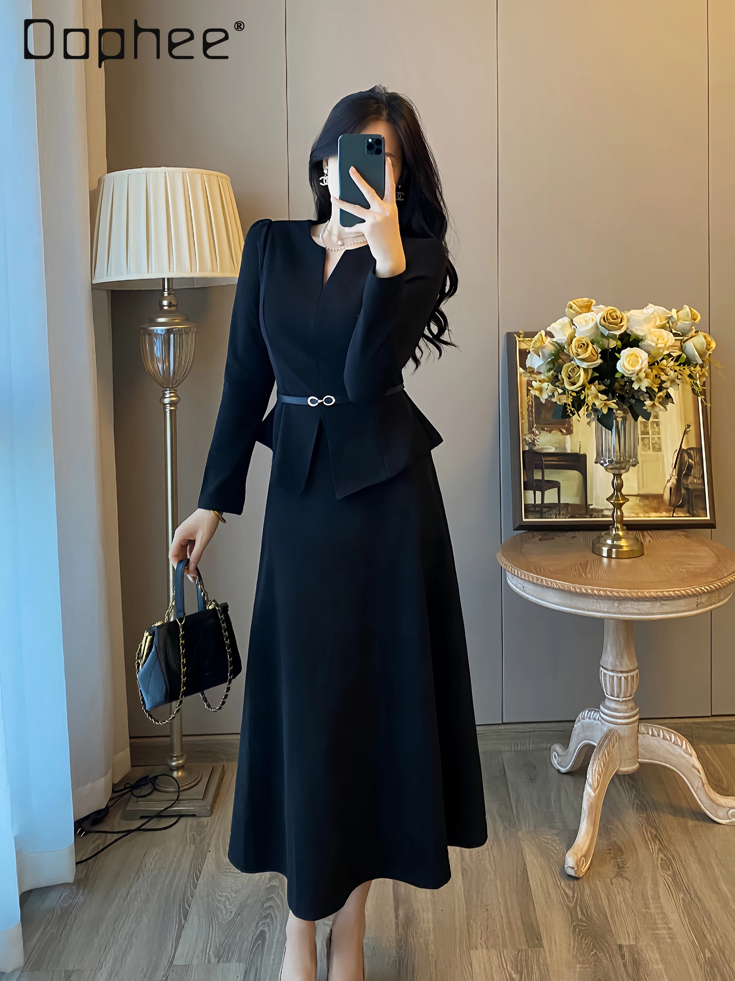 

Hepburn Style High Sense Celebrity Temperament Two-piece Set V-neck Long-sleeved Top High Waist A-line Skirt Professional Suit